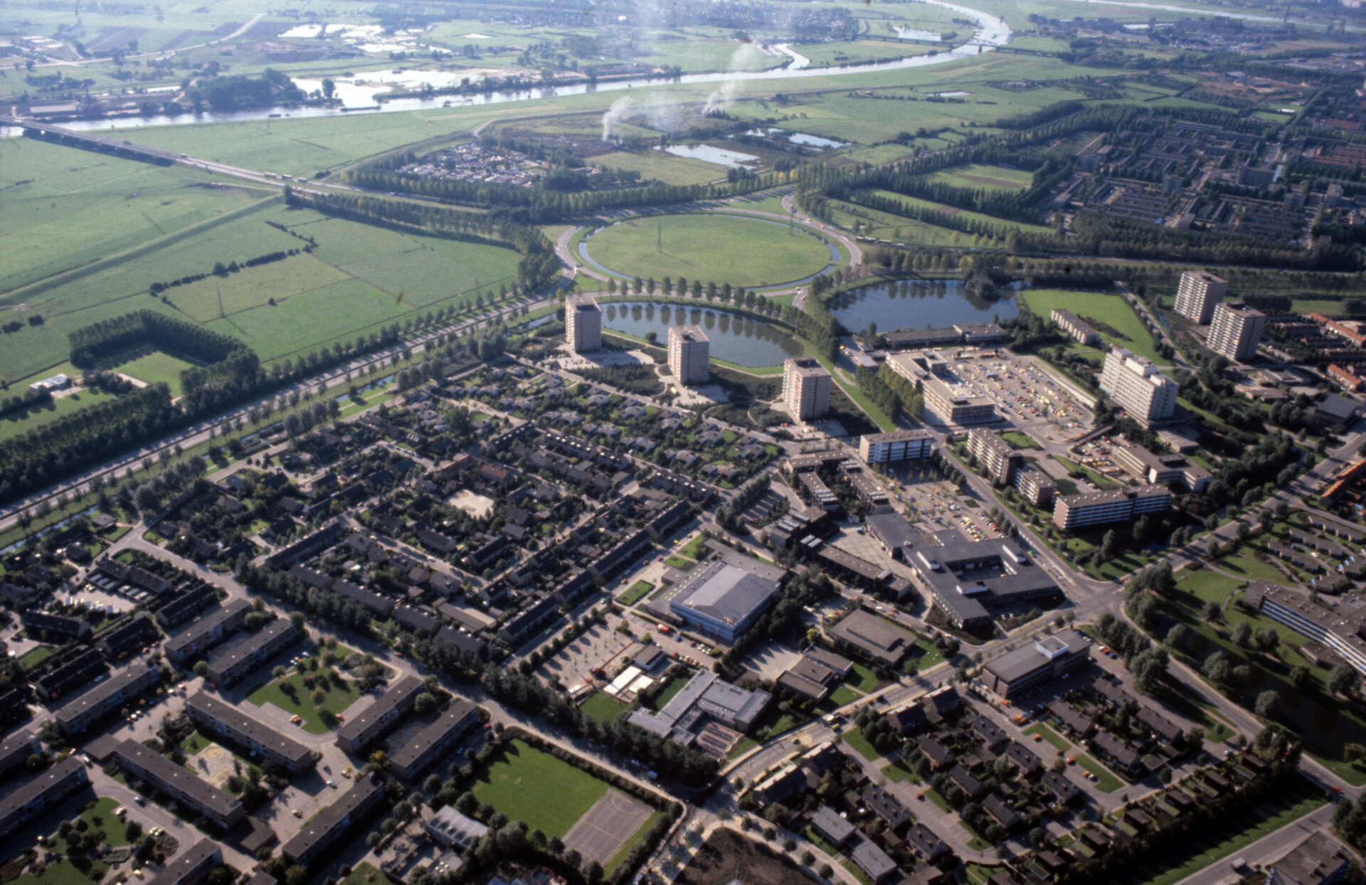 Knooppunt Velperbroek. Ca. 1970 is Velp behoorlijk uitgebreid (Bron: Gelders Archief)